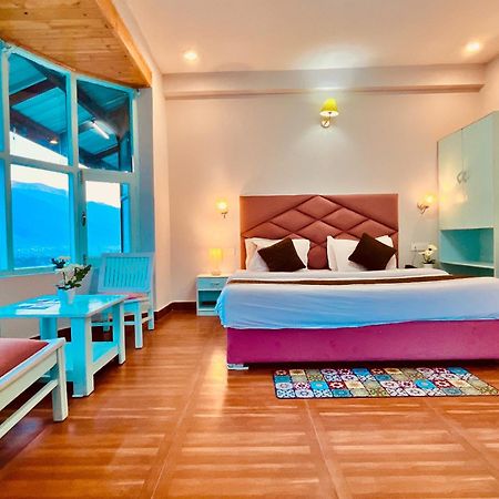 Hotel The Hadimba Palace # Mountain View ! Family Hotel ! Big Private Parking ! Near To Mall Road Manali  Exterior photo