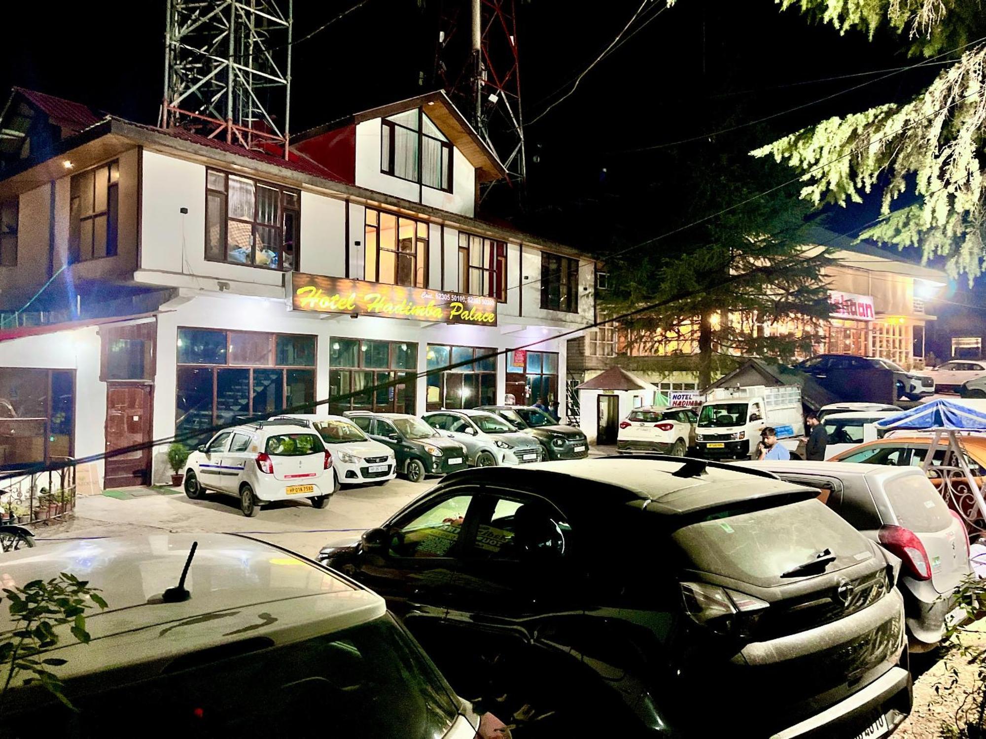 Hotel The Hadimba Palace # Mountain View ! Family Hotel ! Big Private Parking ! Near To Mall Road Manali  Exterior photo