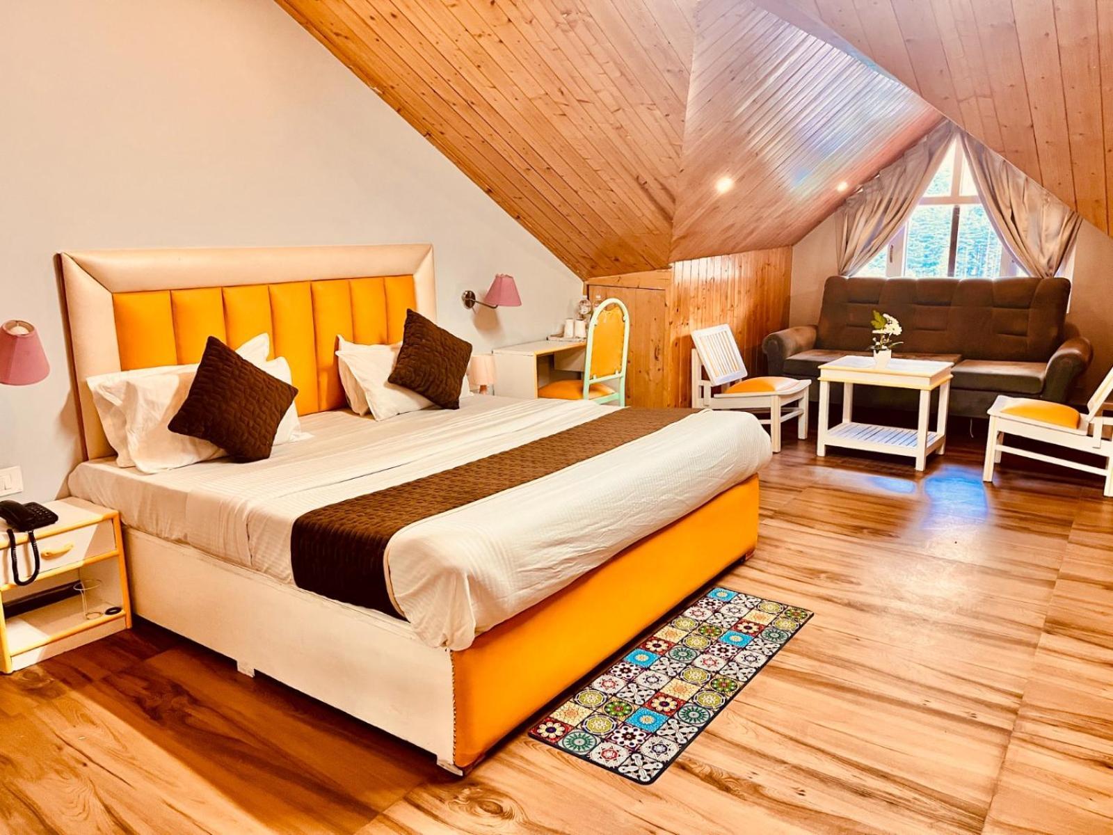 Hotel The Hadimba Palace # Mountain View ! Family Hotel ! Big Private Parking ! Near To Mall Road Manali  Exterior photo