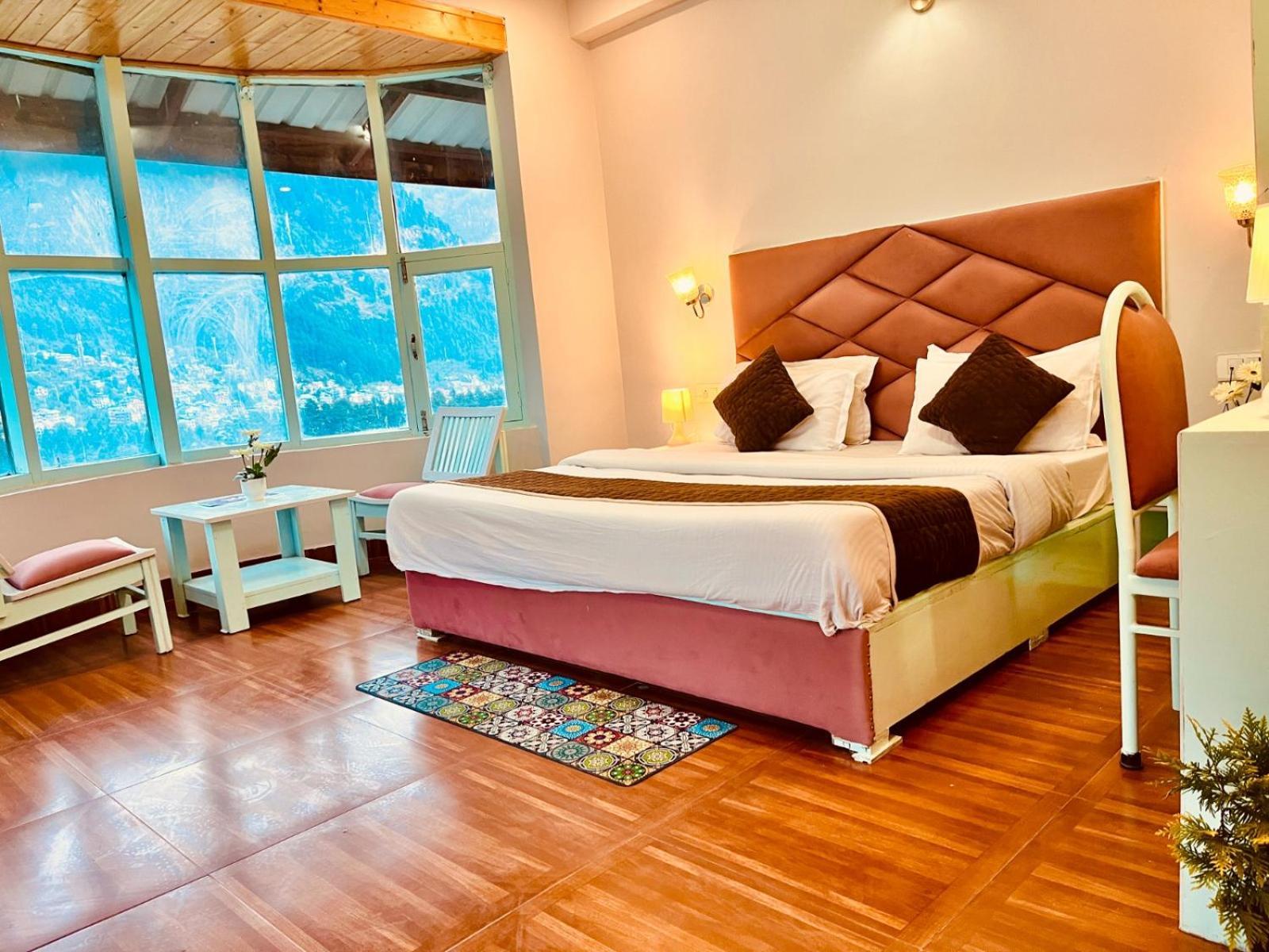 Hotel The Hadimba Palace # Mountain View ! Family Hotel ! Big Private Parking ! Near To Mall Road Manali  Exterior photo