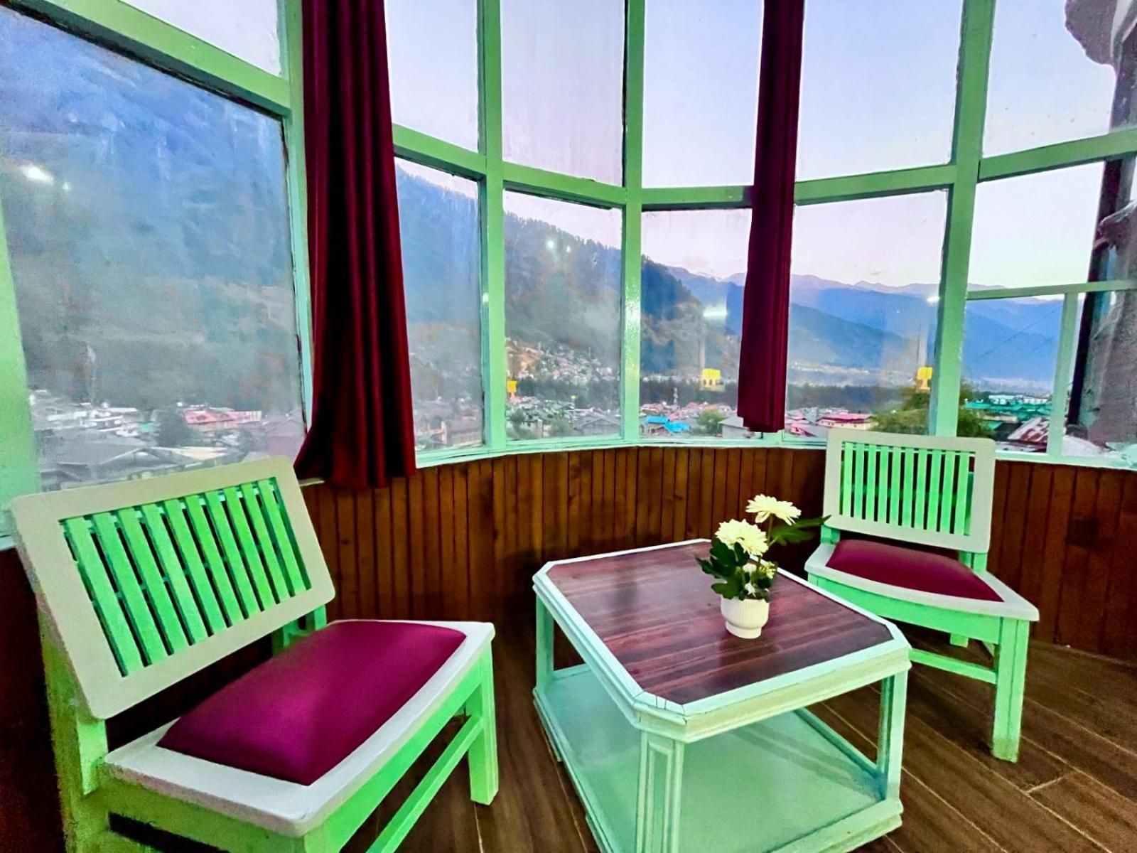 Hotel The Hadimba Palace # Mountain View ! Family Hotel ! Big Private Parking ! Near To Mall Road Manali  Exterior photo