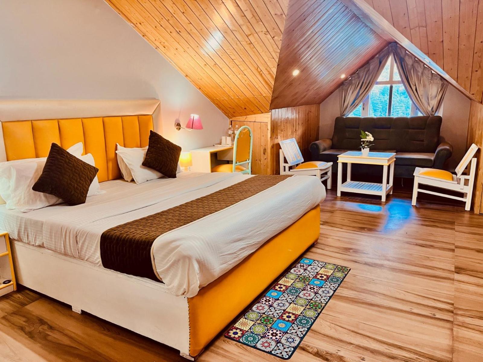 Hotel The Hadimba Palace # Mountain View ! Family Hotel ! Big Private Parking ! Near To Mall Road Manali  Exterior photo